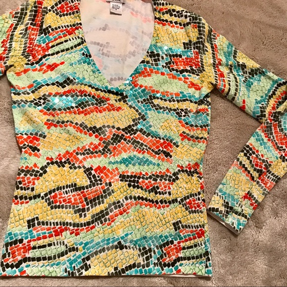 Cache sequenced sweater - Picture 2 of 5